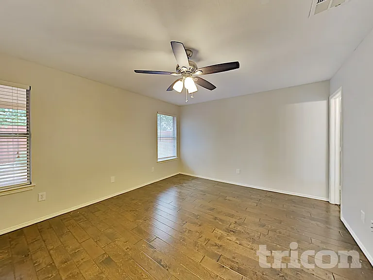 4000 Sapphire Ln — Photo 9
