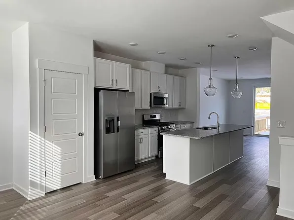 1819 Stroup St, Apex, NC 27502