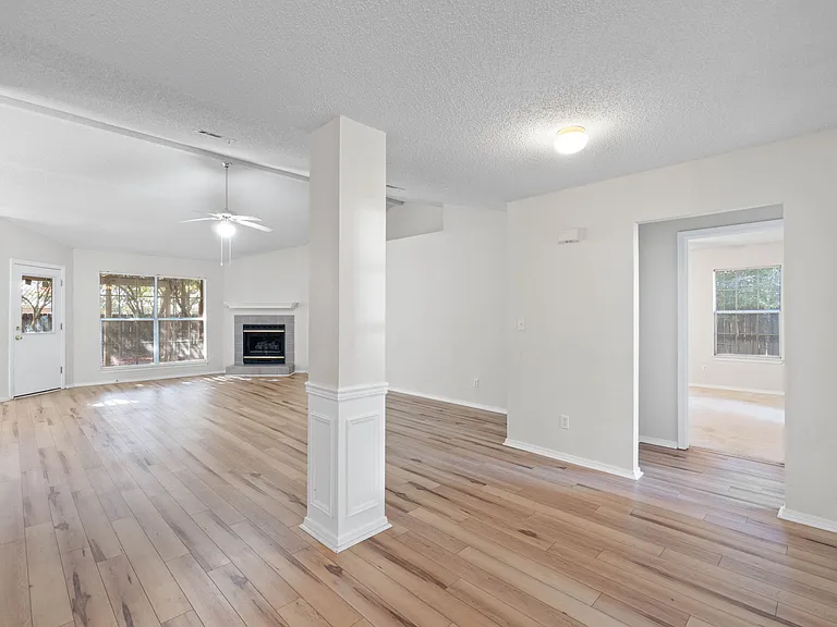4591 Scarlet Dr — Photo 5