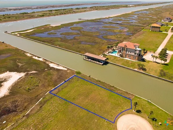 384 W Vineyard Bay, Pt O Connor, TX 77982