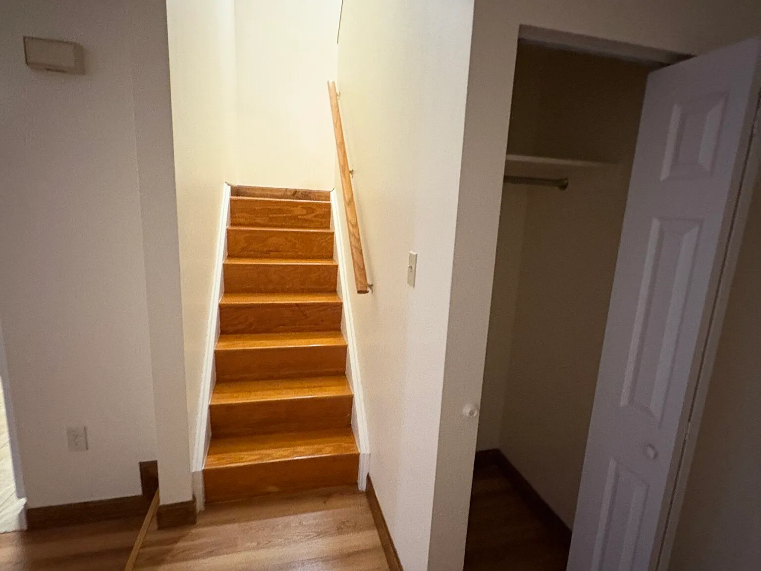 3 bed, 999 sqft, $4,550 — Photo 1
