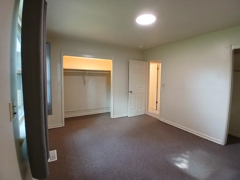 928 W Lindsey St — Photo 8