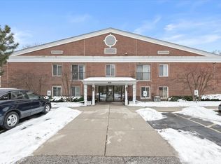 800 Ridge Rd APT 117, Wilmette, IL 60091