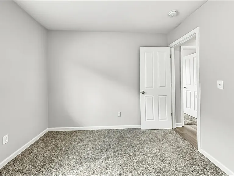 7621 Kodiak Ave NE — Photo 10