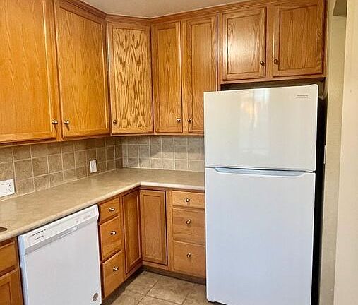5th image of 2472 S Ogden St