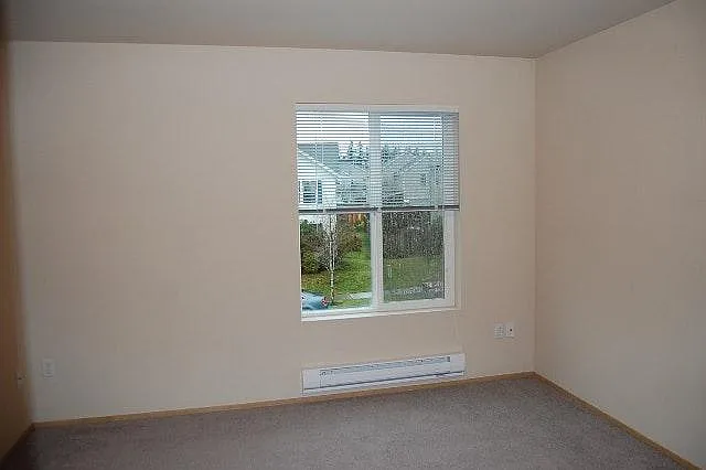 4 bed, 2.5 bath, 1800 sqft, $2,695 — Photo 2