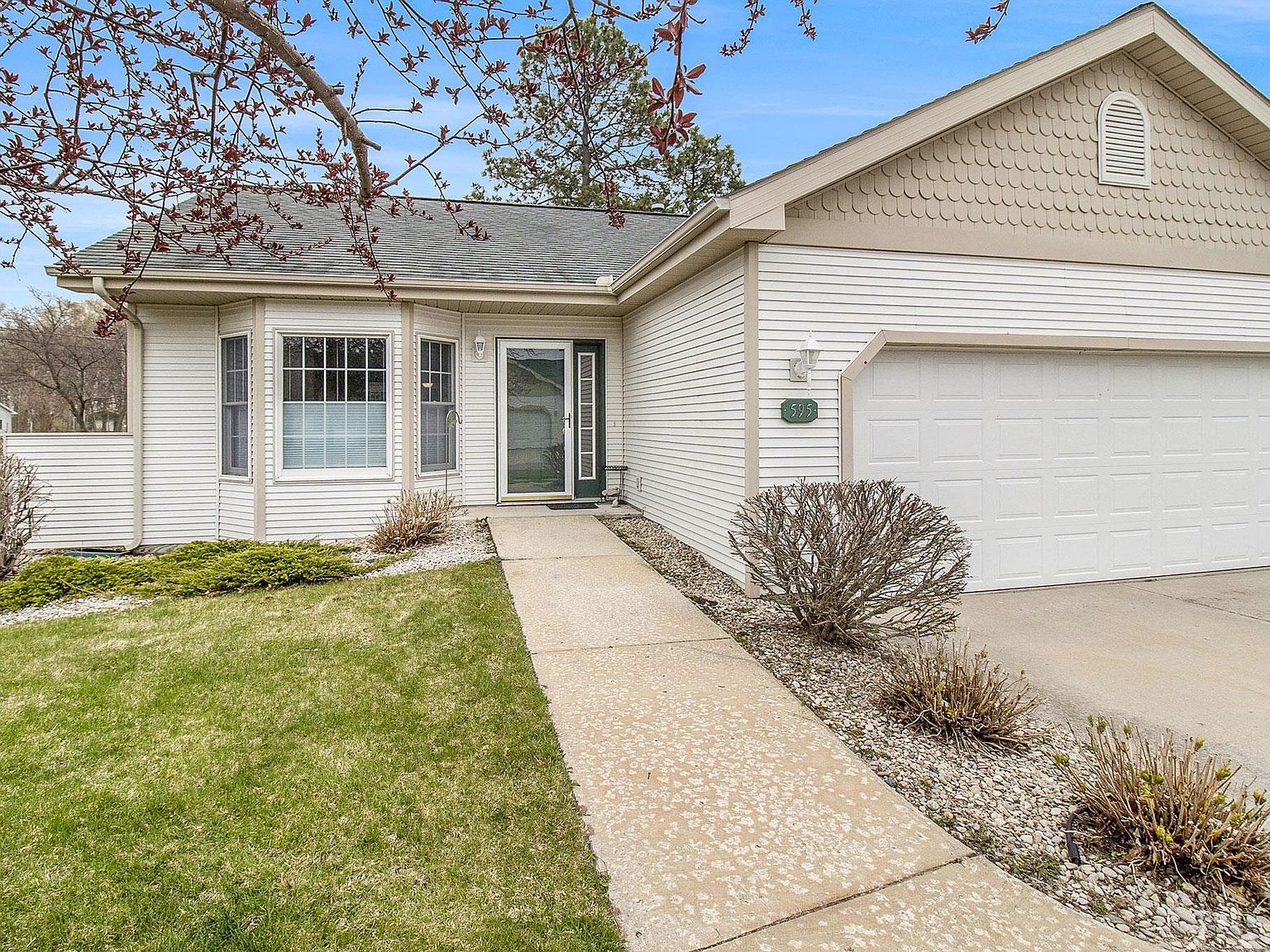 595 Meadowview Ln, Elk Rapids, MI 49629 Zillow