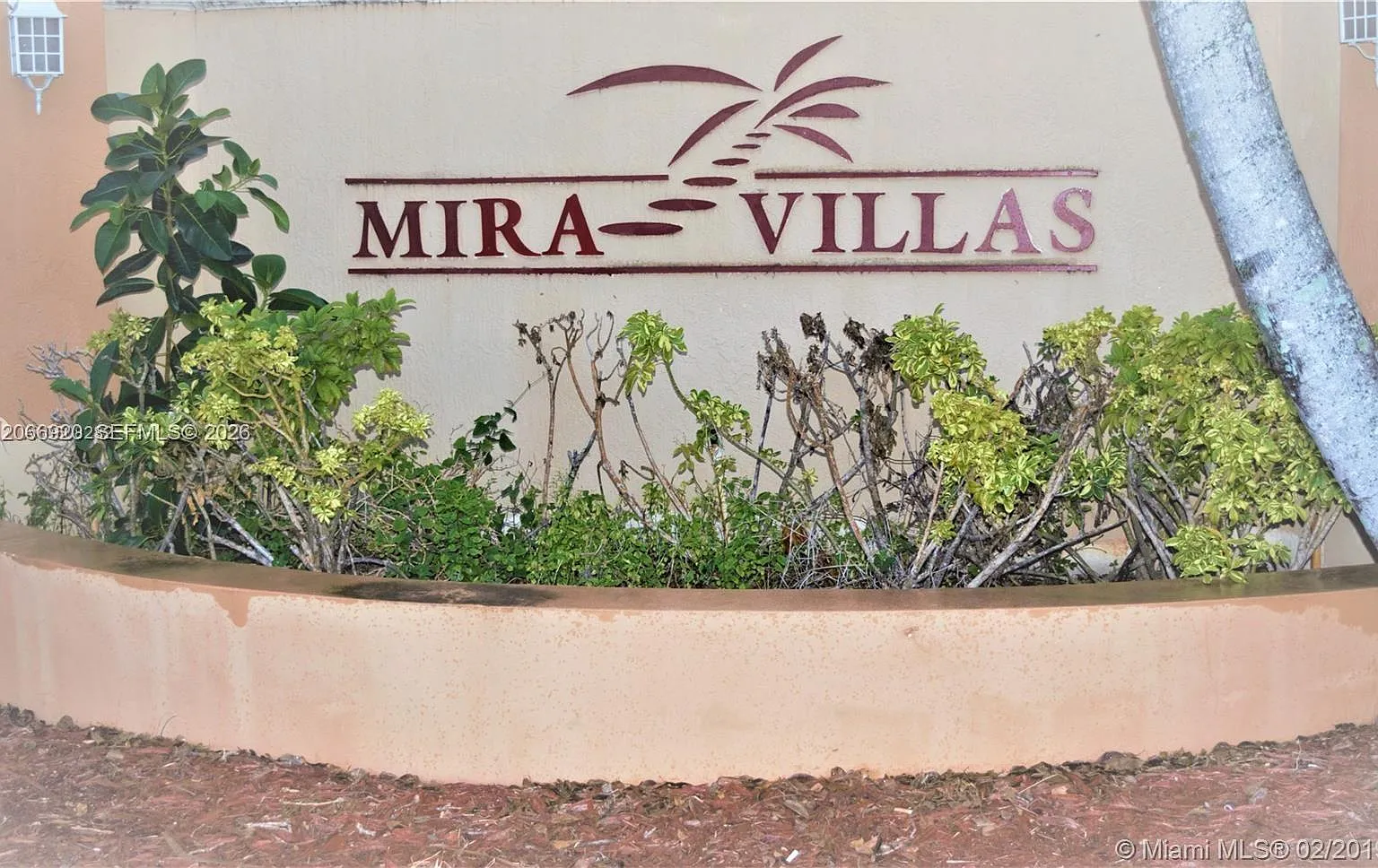 Mira Villas Condo — Photo 1