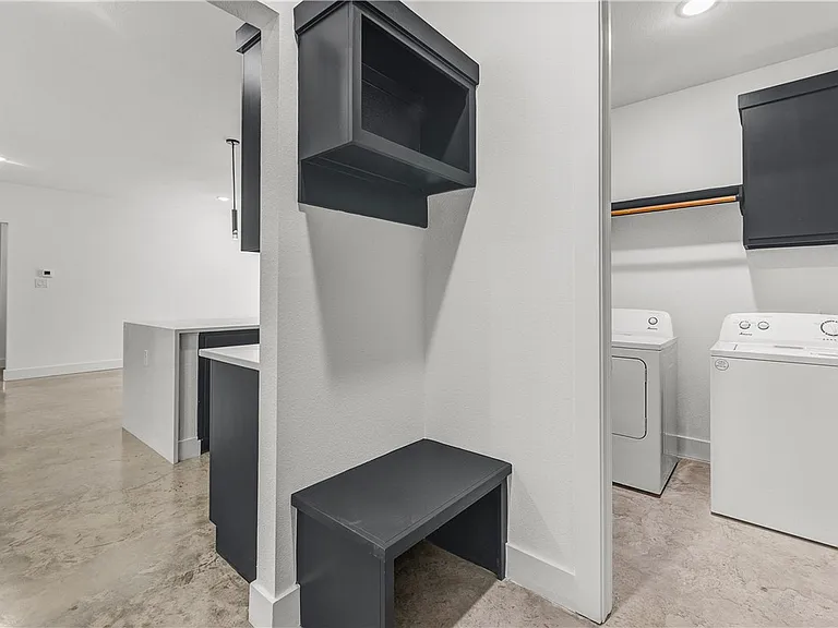 3008 Alpha Wolf Ct — Photo 13