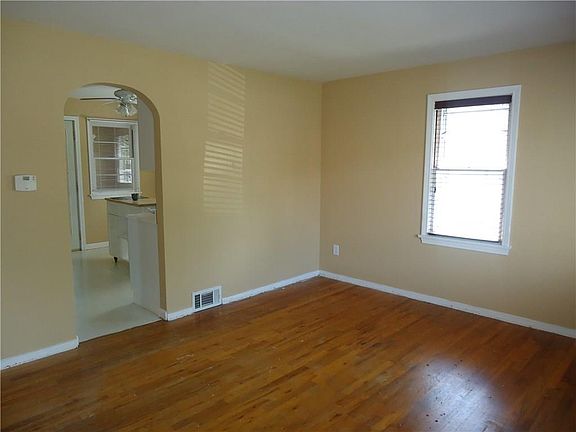 4th image of 2809 Pittsburgh Ave