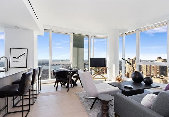 3rd image of 242 W 53rd St APT 40A