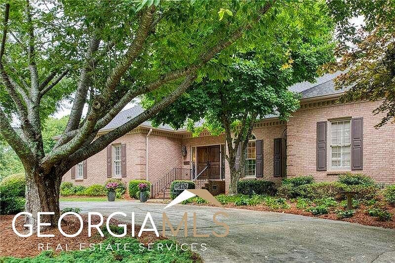 1st image of 996 Bridgewater Walk