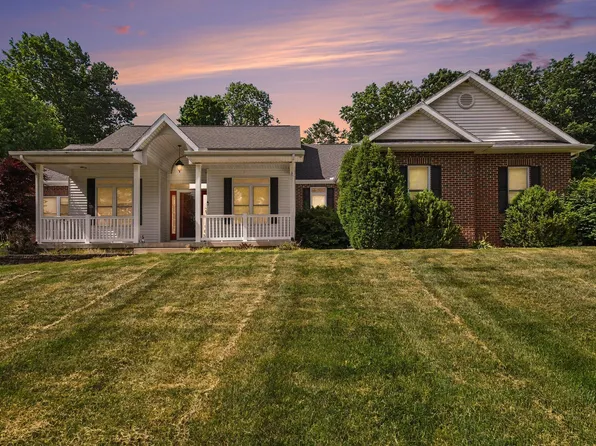 55220 Sundance Dr, New Carlisle, IN 46552