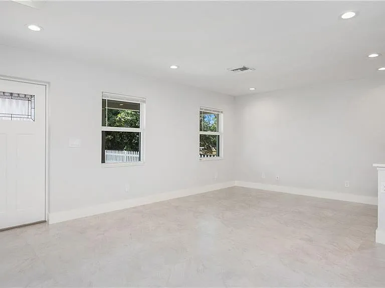 27302 Dortch Ave #304 — Photo 4