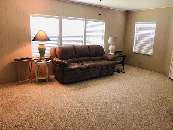 3rd image of 121 Las Palmas Blvd #121