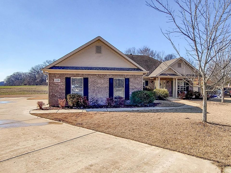 1st image of 108 Misty Creek Cir