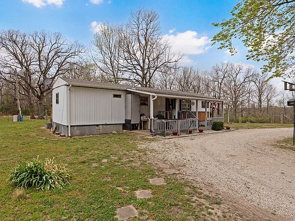 2nd image of 1946 E 555th Road