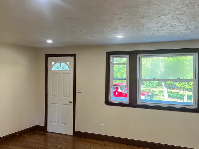 528 Elm Rd — Photo 11