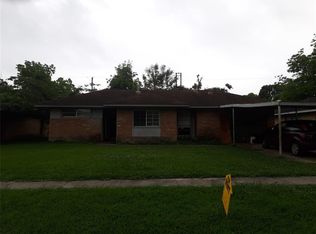 307 Midway Dr, Baytown, TX 77521
