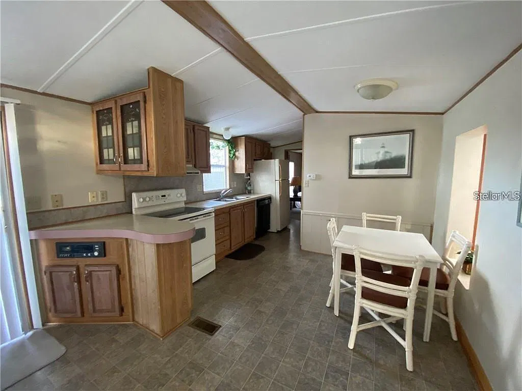 2 bed, 2.0 bath, 480 sqft, $1,100 — Photo 3
