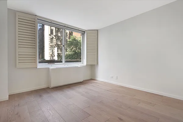 Rented by Compass | media 18