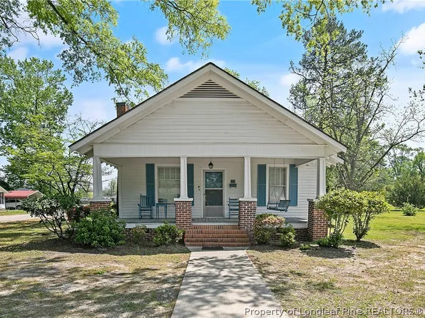 331 S 3rd St, Saint Pauls, NC 28384