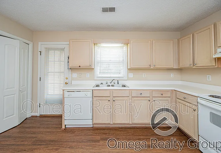 5057 Falling Creek Ln — Photo 8