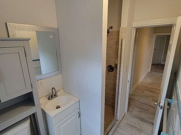 5th image of 37 W La Crosse Ave Floor 3