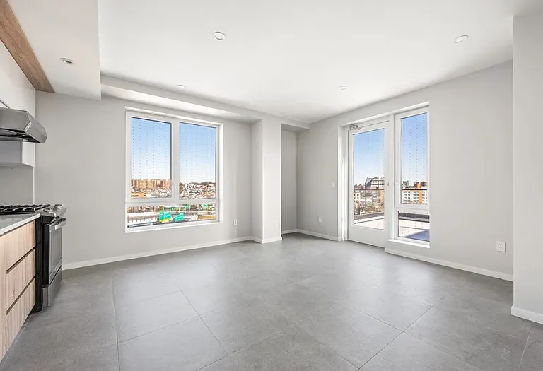 13277 Metropolitan Ave #7B — Photo 2