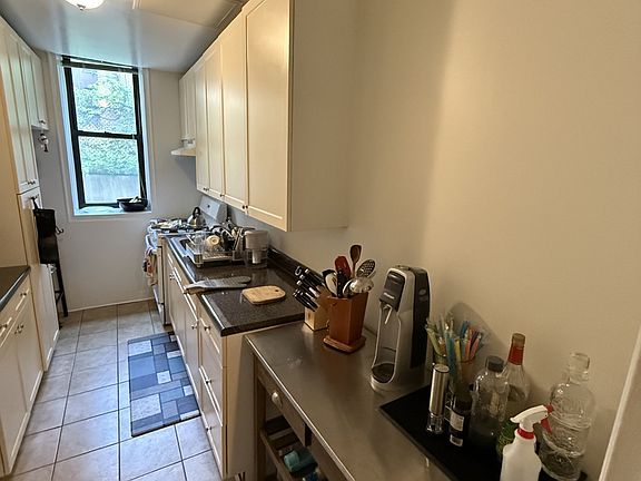 4th image of 30-75 34th St #G