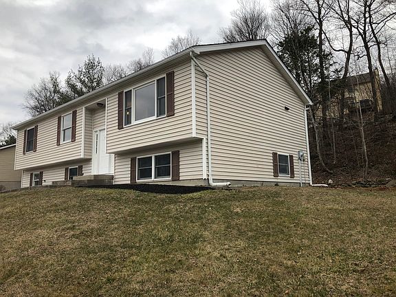 3rd image of 12 Birchwood Ln