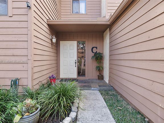 4th image of 6096 Buckeye Ct APT C