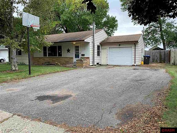 2nd image of 315 Dillon Ave