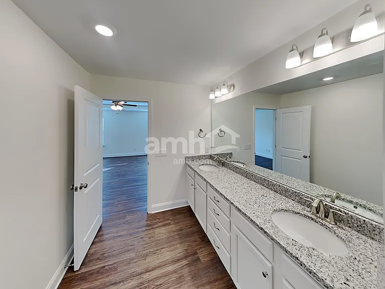 1105 Amberly Way — Photo 11