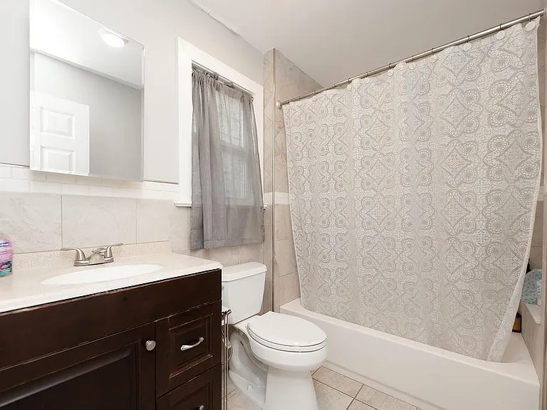 8 Elizabeth St #1 — Photo 14