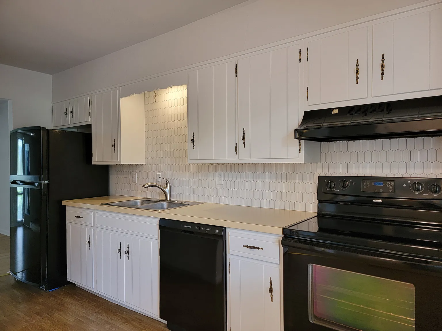 2 bed, 1.5 bath, 1190 sqft, $1,595 — Photo 3