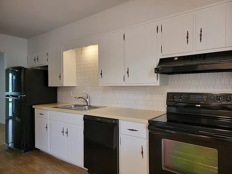 541 Cloverbrook Dr — Photo 3