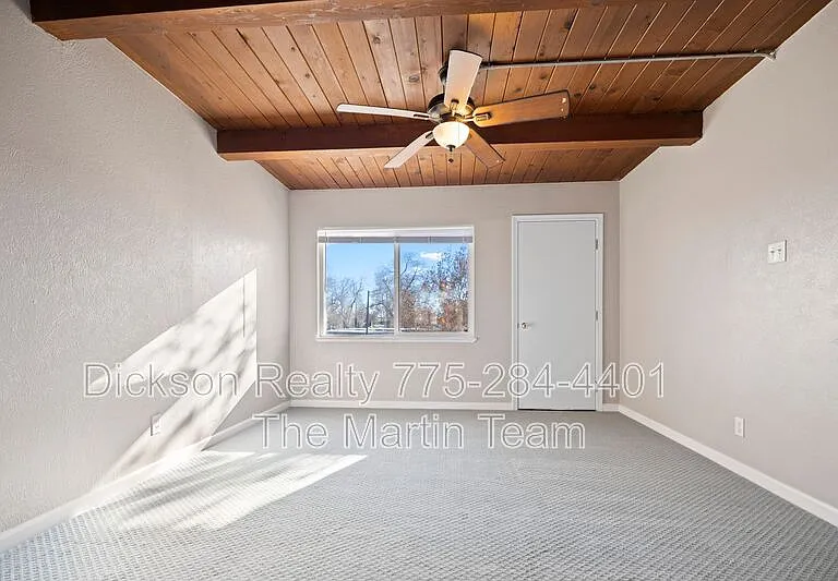 695 Denslowe Dr #B — Photo 2