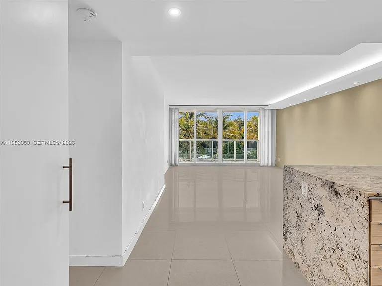 100 Bayview Dr #223 — Photo 3