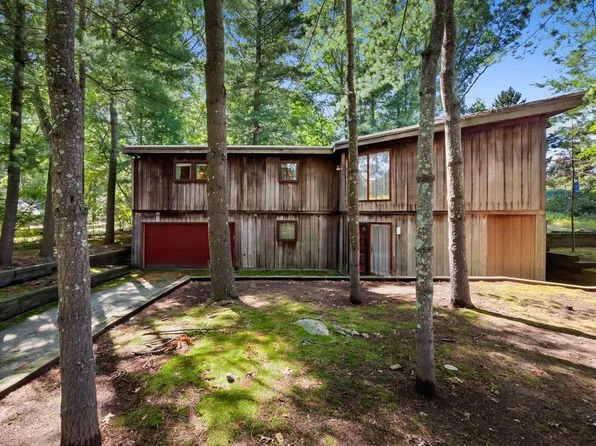1748 Trapelo Rd, Waltham, MA 02451