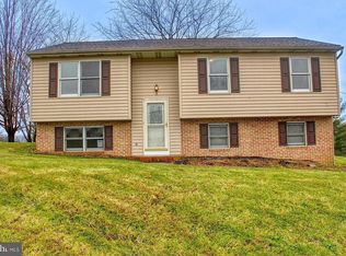 1390 Carole Ln, Manheim, PA 17545