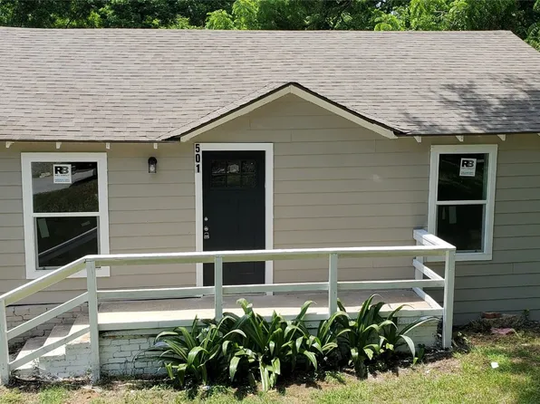 501 Variah St, Palestine, TX 75803