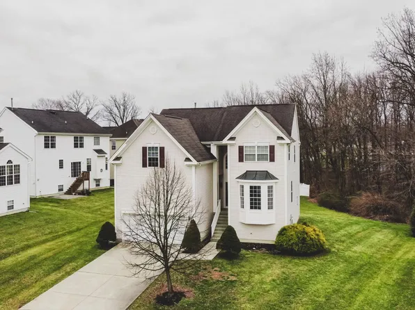 4 Buckingham Ct, Delran, NJ 08075