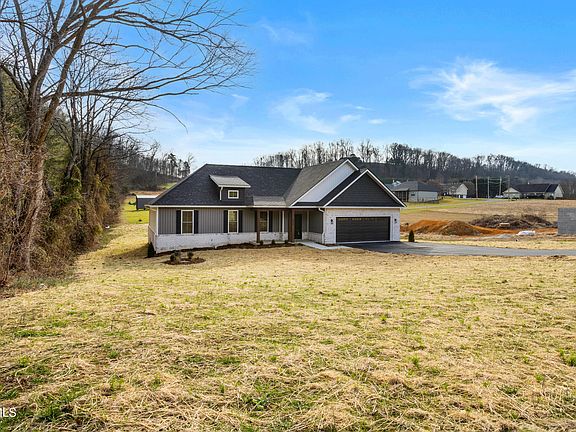 2nd image of 826 Hairetown Rd