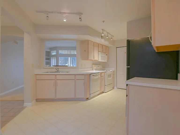 7270 Westpointe Blvd #920 — Photo 25