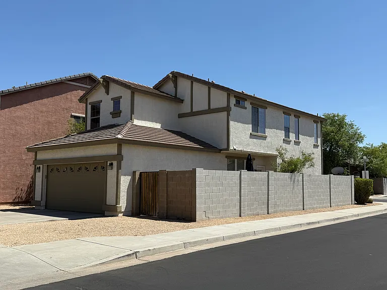 2 CAR GARAGE