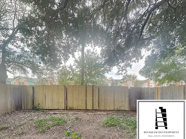 2418 Allred Dr #B — Photo 12