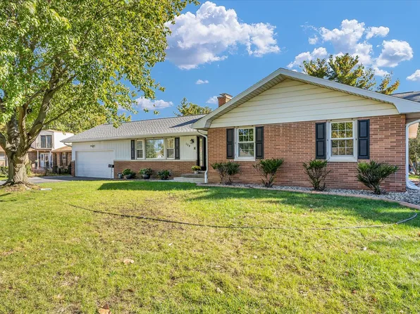 108 G H Baker Dr, Urbana, IL 61801