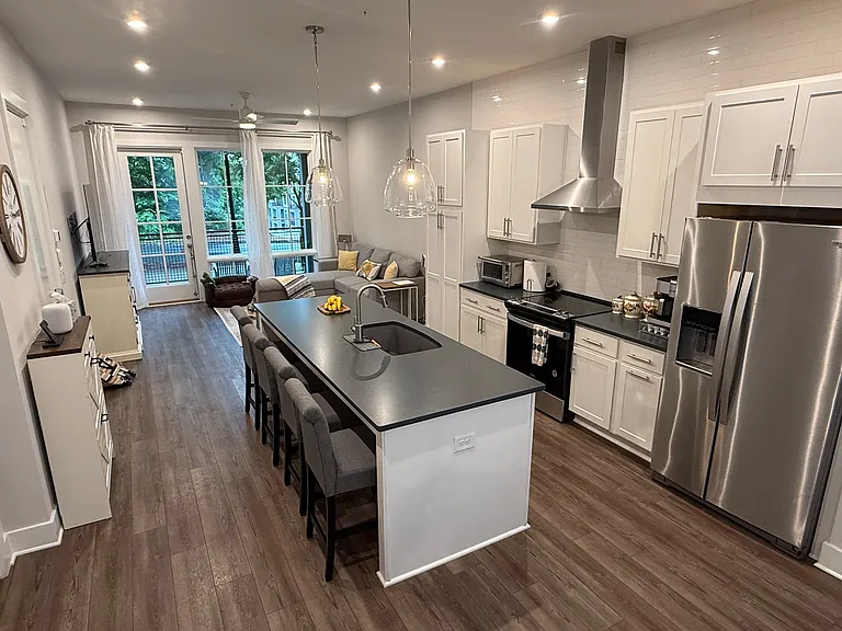 1294 Longreen Ter NW #4 — Photo 4