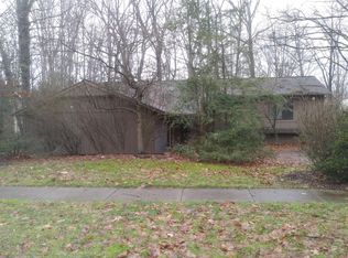 18125 Falling Leaves Rd, Strongsville, OH 44136